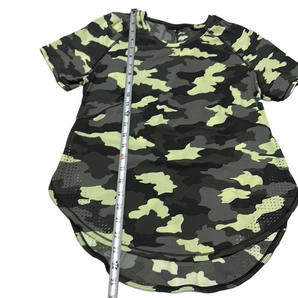 Lululemon Women's Shirts UVP Run Short Sleeve Shirt Camo Size XS - Picture 7 of 8